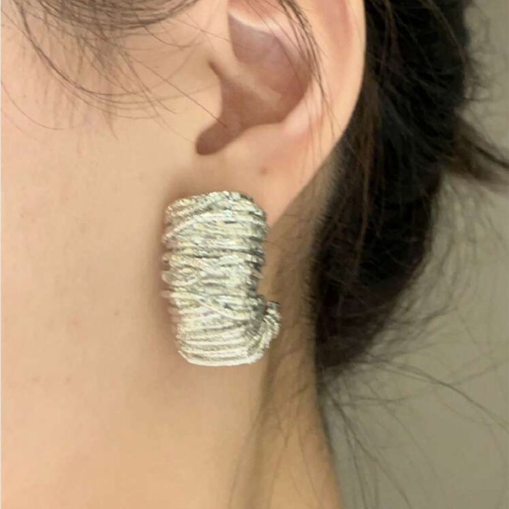 Elegant Silver Wrap Earrings R314